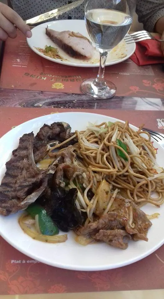 Sauté de Nouilles Légumes Et Entrecot